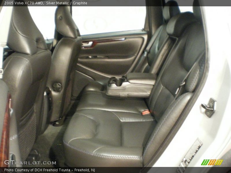 Silver Metallic / Graphite 2005 Volvo XC70 AWD