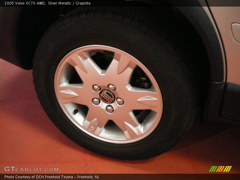 Silver Metallic / Graphite 2005 Volvo XC70 AWD