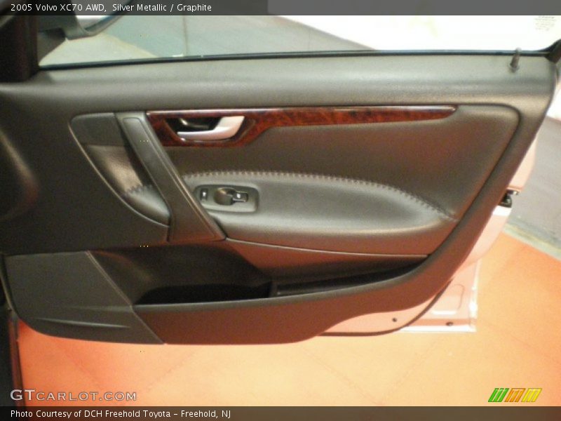 Silver Metallic / Graphite 2005 Volvo XC70 AWD