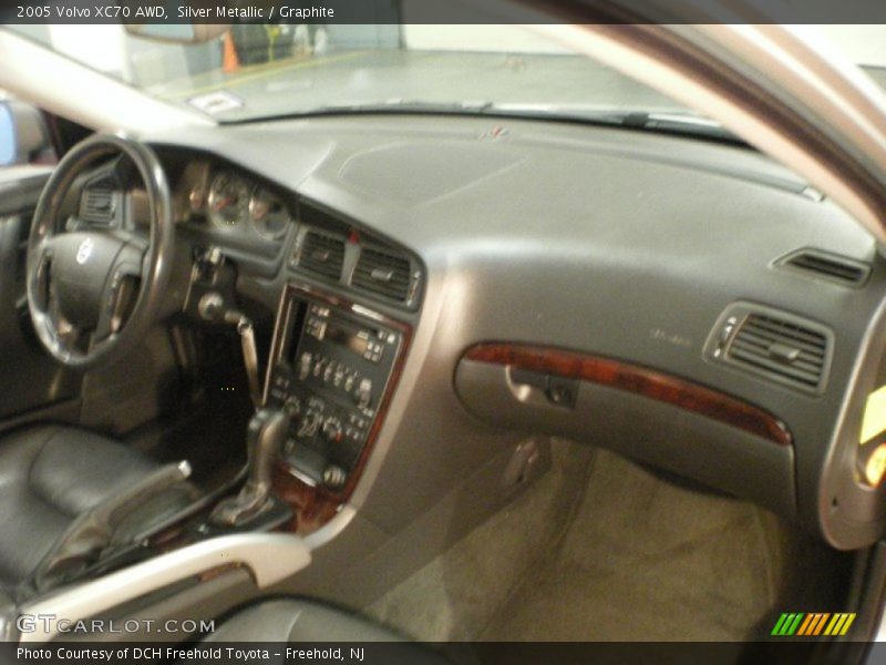 Silver Metallic / Graphite 2005 Volvo XC70 AWD