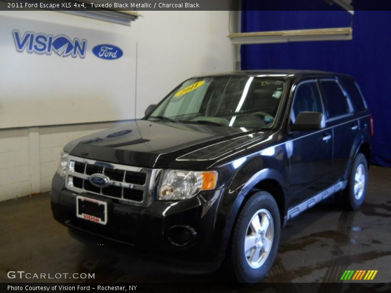 Tuxedo Black Metallic / Charcoal Black 2011 Ford Escape XLS 4x4