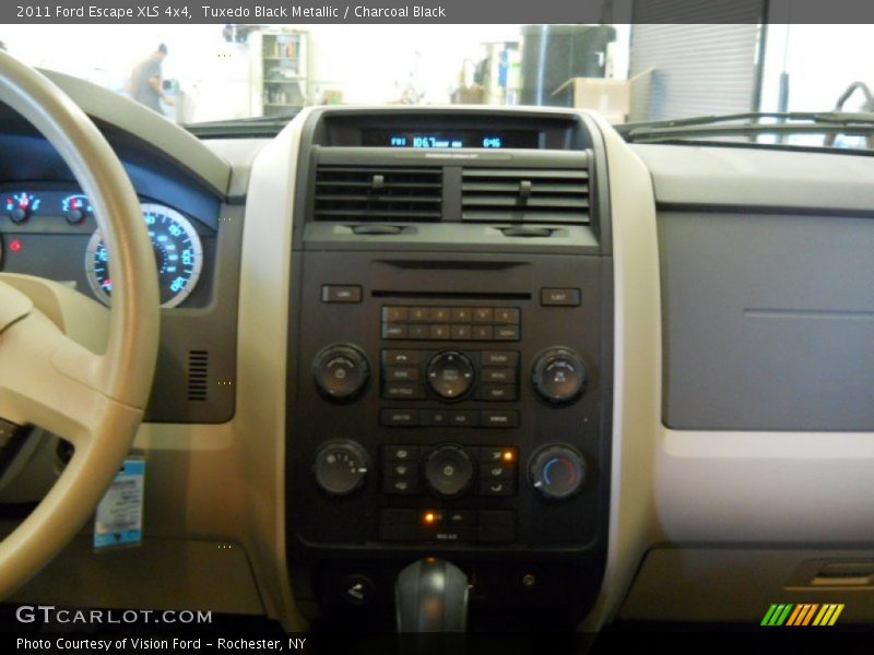 Tuxedo Black Metallic / Charcoal Black 2011 Ford Escape XLS 4x4
