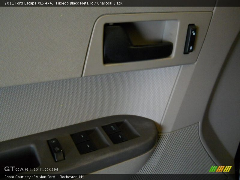 Tuxedo Black Metallic / Charcoal Black 2011 Ford Escape XLS 4x4