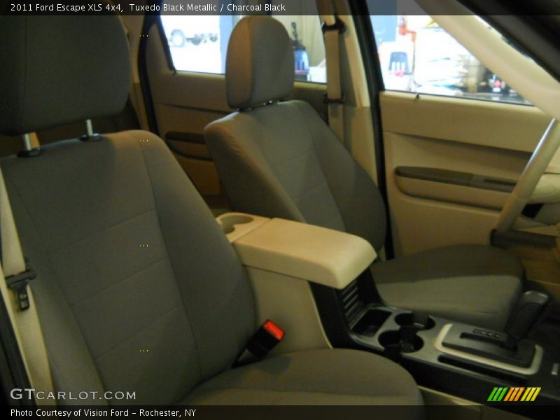 Tuxedo Black Metallic / Charcoal Black 2011 Ford Escape XLS 4x4