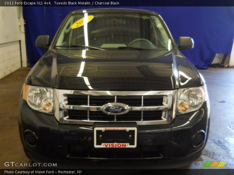 Tuxedo Black Metallic / Charcoal Black 2011 Ford Escape XLS 4x4