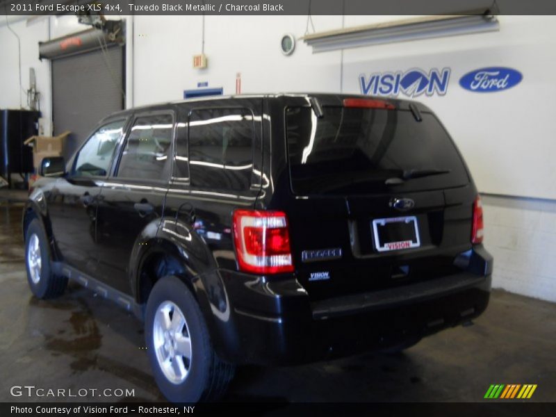 Tuxedo Black Metallic / Charcoal Black 2011 Ford Escape XLS 4x4
