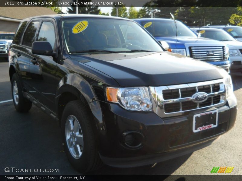 Tuxedo Black Metallic / Charcoal Black 2011 Ford Escape XLS 4x4