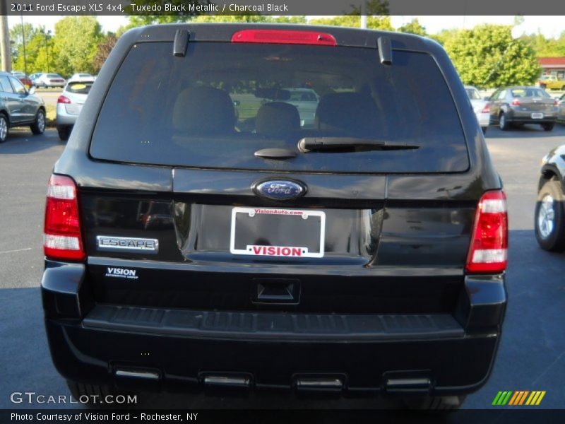 Tuxedo Black Metallic / Charcoal Black 2011 Ford Escape XLS 4x4