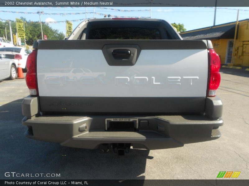 Summit White / Medium Neutral 2002 Chevrolet Avalanche