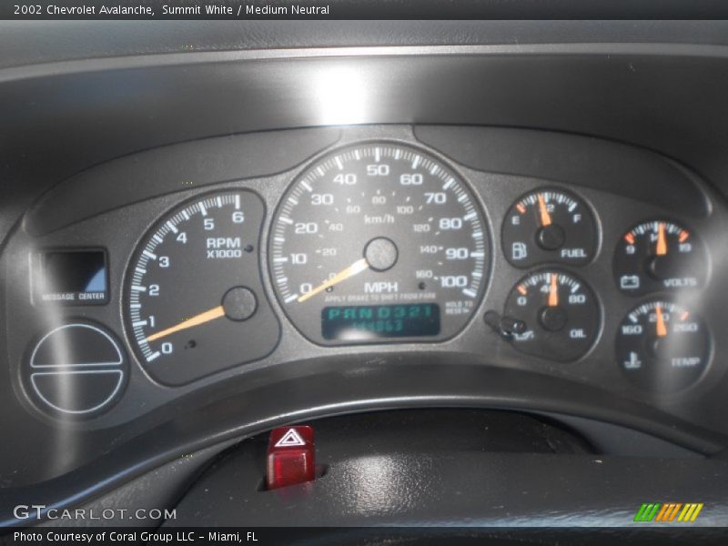 Summit White / Medium Neutral 2002 Chevrolet Avalanche