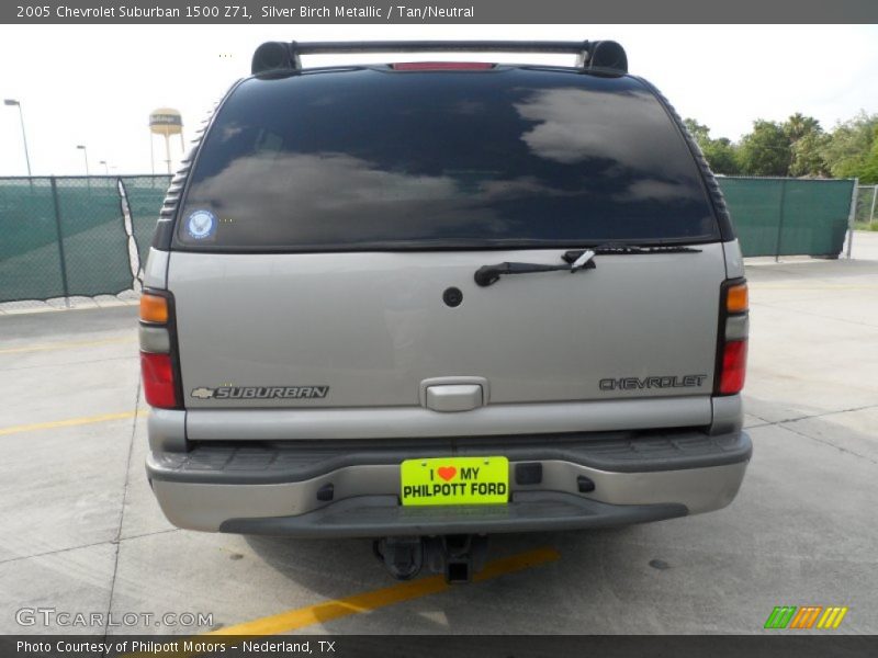 Silver Birch Metallic / Tan/Neutral 2005 Chevrolet Suburban 1500 Z71