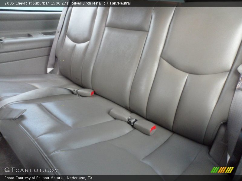 Silver Birch Metallic / Tan/Neutral 2005 Chevrolet Suburban 1500 Z71
