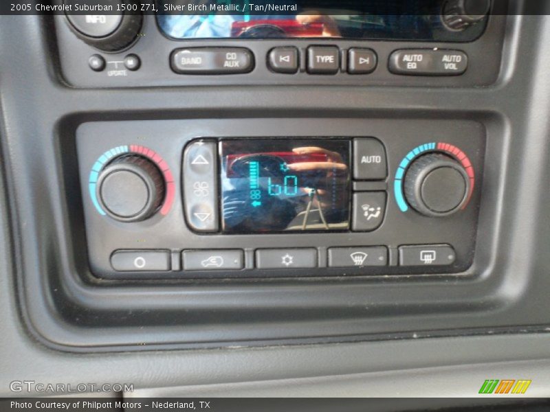 Silver Birch Metallic / Tan/Neutral 2005 Chevrolet Suburban 1500 Z71