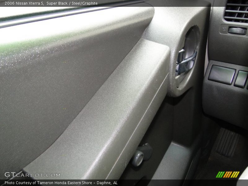 Super Black / Steel/Graphite 2006 Nissan Xterra S