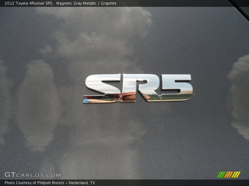 Magnetic Gray Metallic / Graphite 2012 Toyota 4Runner SR5