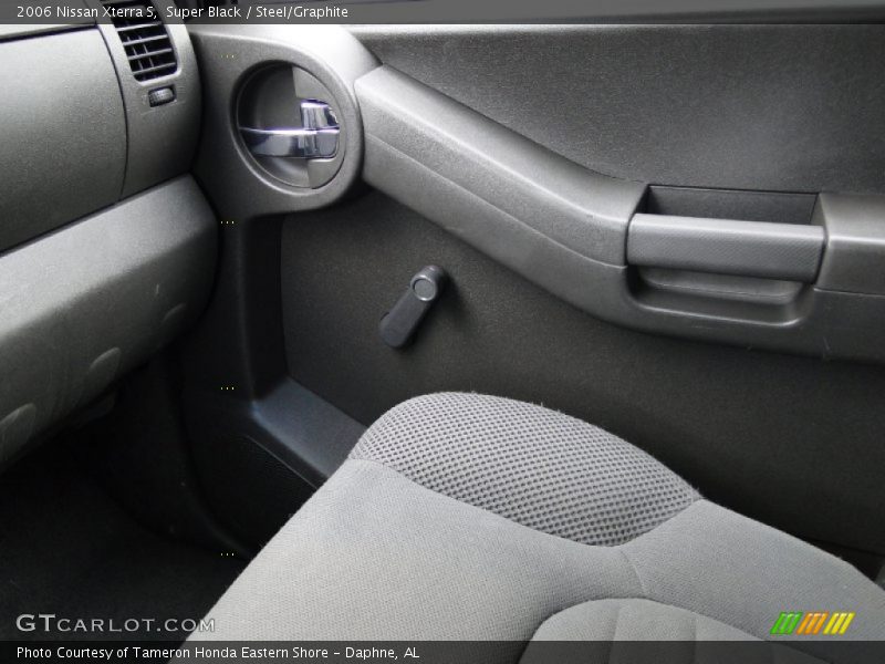 Super Black / Steel/Graphite 2006 Nissan Xterra S