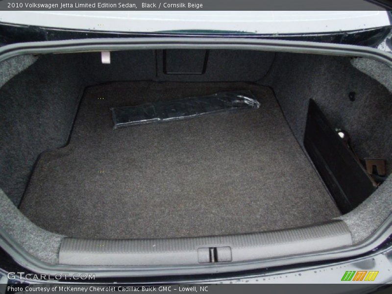 Black / Cornsilk Beige 2010 Volkswagen Jetta Limited Edition Sedan