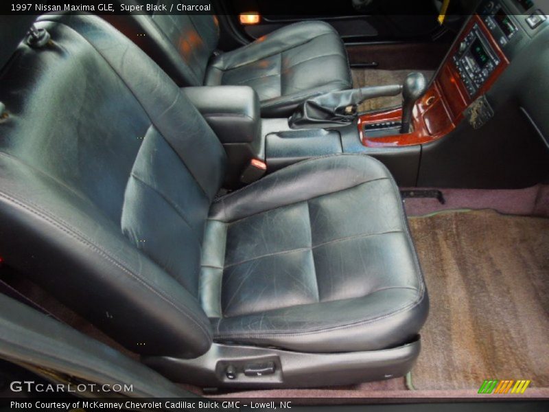 Super Black / Charcoal 1997 Nissan Maxima GLE
