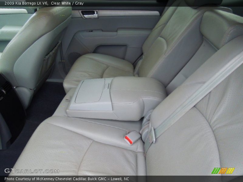 Clear White / Gray 2009 Kia Borrego LX V6