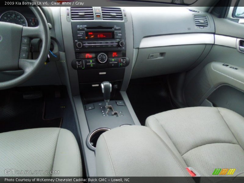 Clear White / Gray 2009 Kia Borrego LX V6