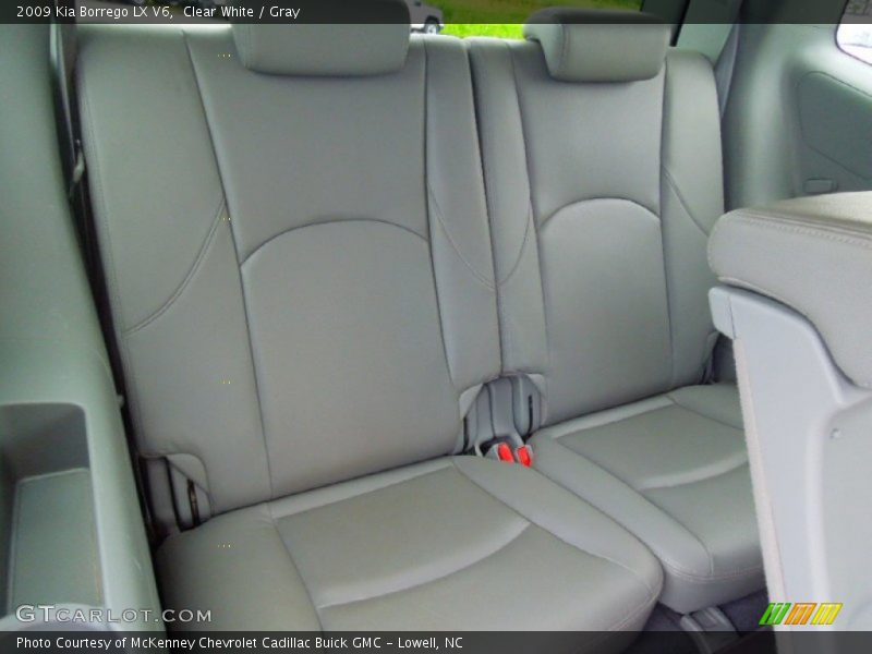 Clear White / Gray 2009 Kia Borrego LX V6