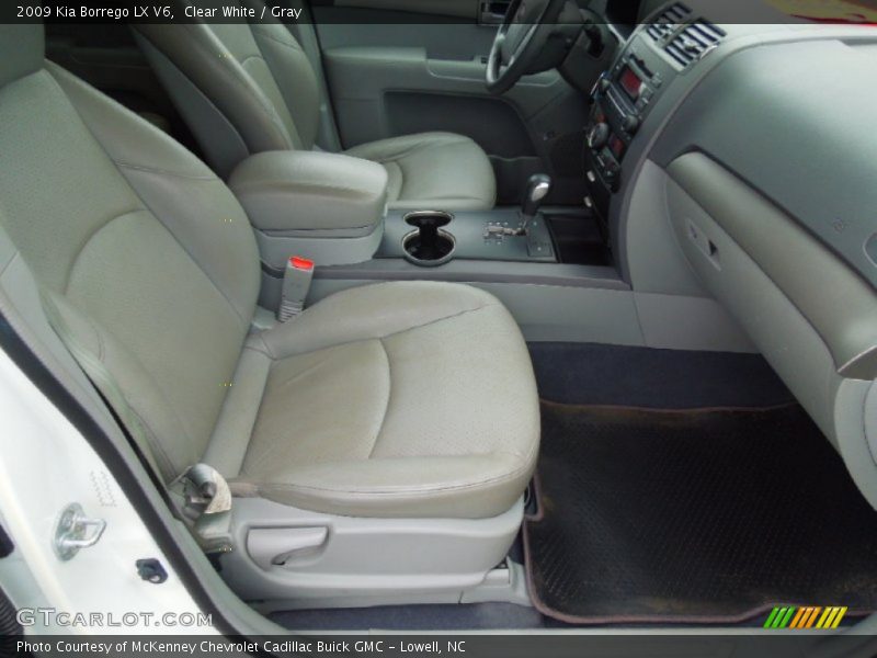 Clear White / Gray 2009 Kia Borrego LX V6
