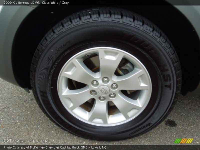 Clear White / Gray 2009 Kia Borrego LX V6