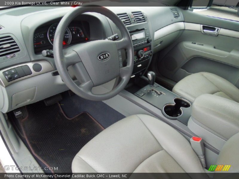 Clear White / Gray 2009 Kia Borrego LX V6
