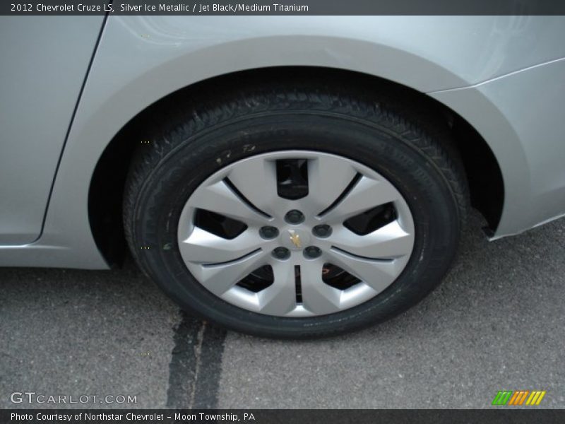 Silver Ice Metallic / Jet Black/Medium Titanium 2012 Chevrolet Cruze LS