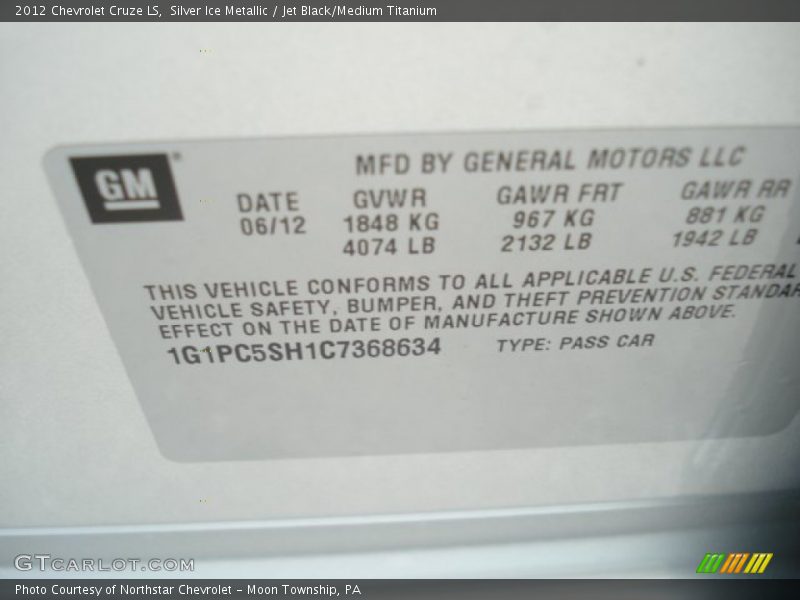 Silver Ice Metallic / Jet Black/Medium Titanium 2012 Chevrolet Cruze LS