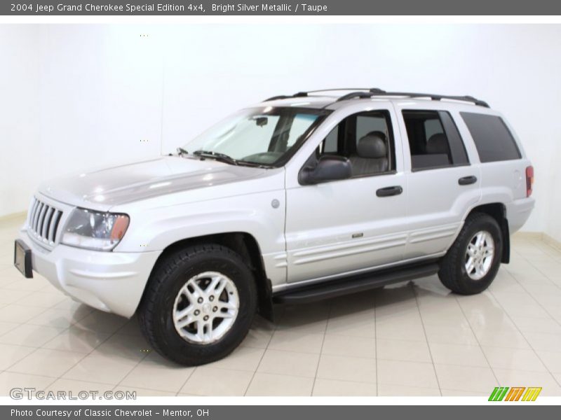 Bright Silver Metallic / Taupe 2004 Jeep Grand Cherokee Special Edition 4x4