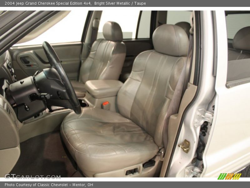Bright Silver Metallic / Taupe 2004 Jeep Grand Cherokee Special Edition 4x4