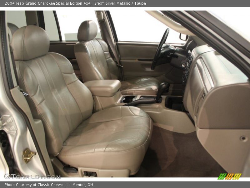 Bright Silver Metallic / Taupe 2004 Jeep Grand Cherokee Special Edition 4x4