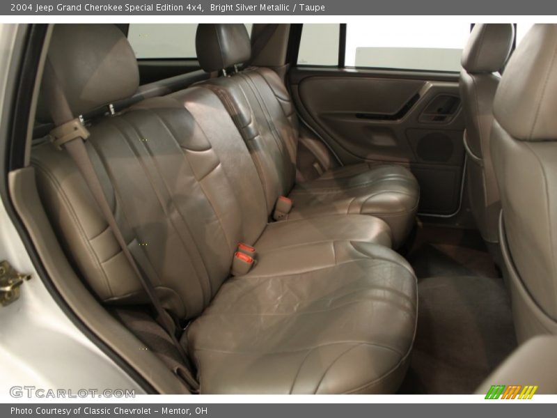 Bright Silver Metallic / Taupe 2004 Jeep Grand Cherokee Special Edition 4x4