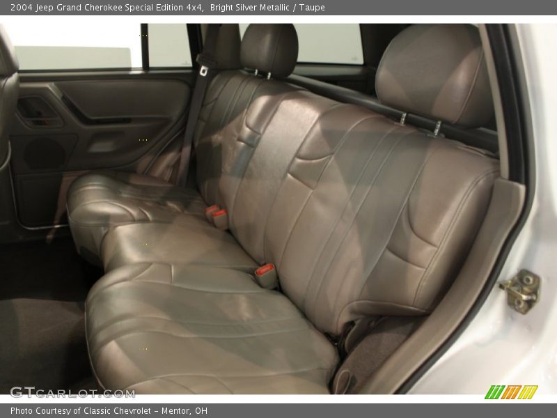 Bright Silver Metallic / Taupe 2004 Jeep Grand Cherokee Special Edition 4x4