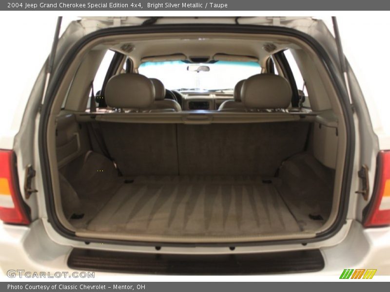 Bright Silver Metallic / Taupe 2004 Jeep Grand Cherokee Special Edition 4x4