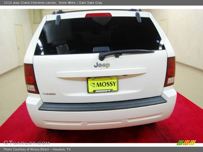 Stone White / Dark Slate Gray 2010 Jeep Grand Cherokee Laredo