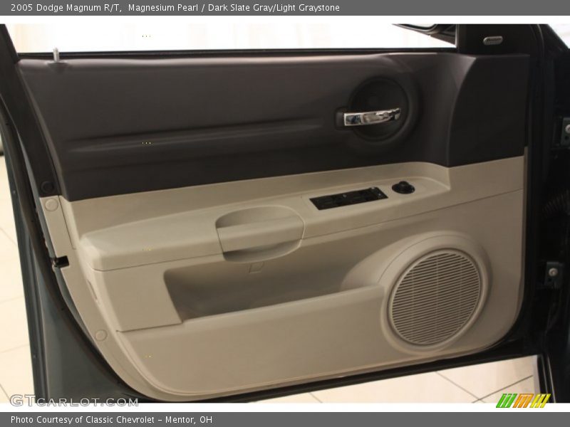 Magnesium Pearl / Dark Slate Gray/Light Graystone 2005 Dodge Magnum R/T