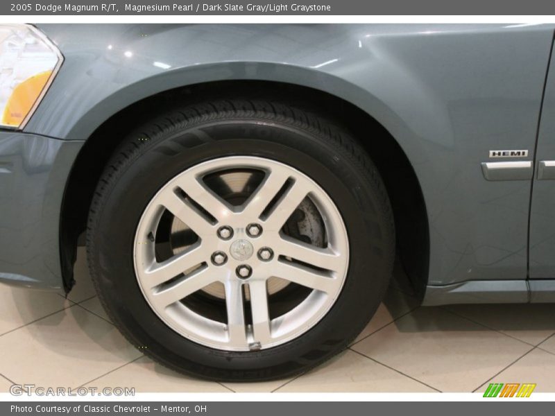 Magnesium Pearl / Dark Slate Gray/Light Graystone 2005 Dodge Magnum R/T
