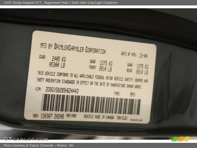 Magnesium Pearl / Dark Slate Gray/Light Graystone 2005 Dodge Magnum R/T