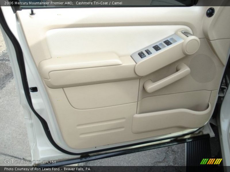 Cashmere Tri-Coat / Camel 2006 Mercury Mountaineer Premier AWD
