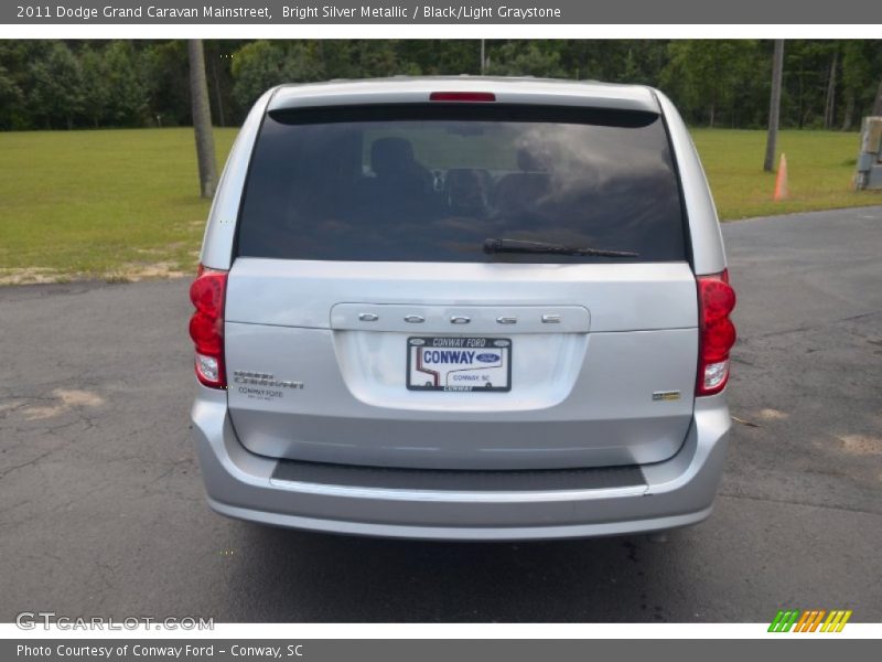 Bright Silver Metallic / Black/Light Graystone 2011 Dodge Grand Caravan Mainstreet