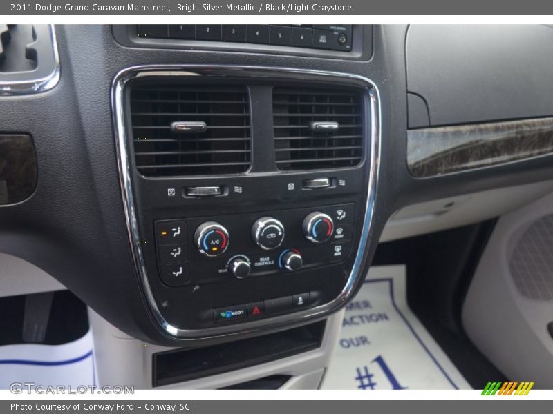 Bright Silver Metallic / Black/Light Graystone 2011 Dodge Grand Caravan Mainstreet