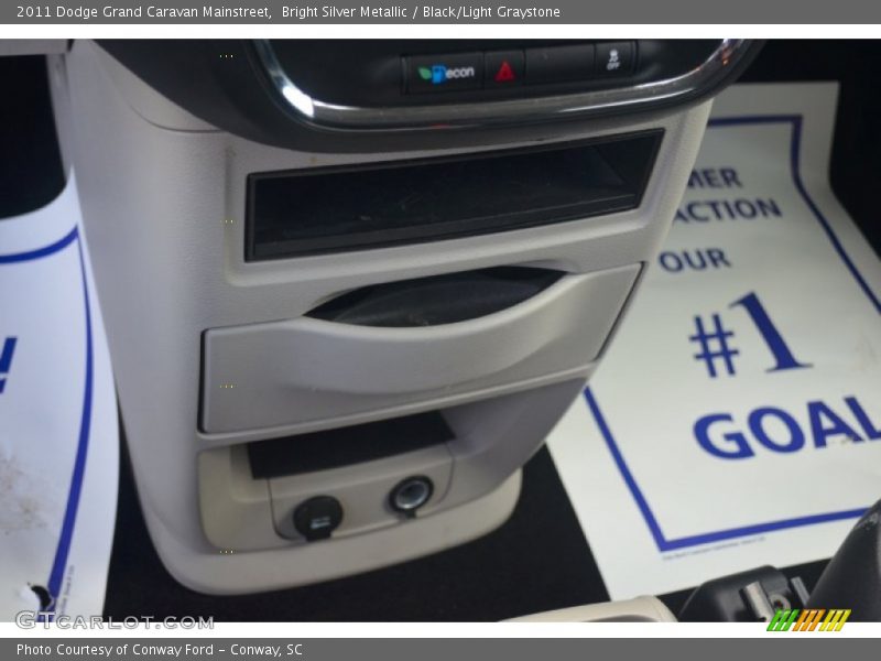 Bright Silver Metallic / Black/Light Graystone 2011 Dodge Grand Caravan Mainstreet
