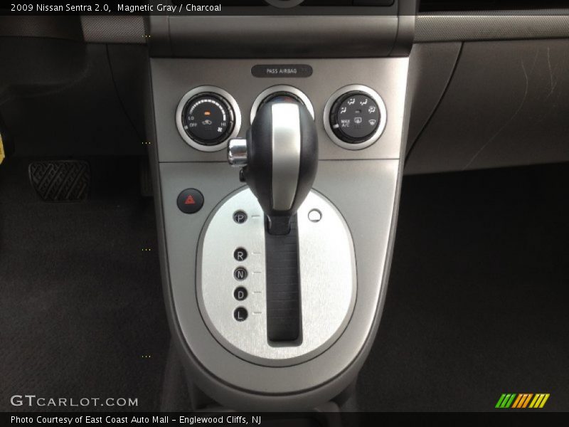 Magnetic Gray / Charcoal 2009 Nissan Sentra 2.0