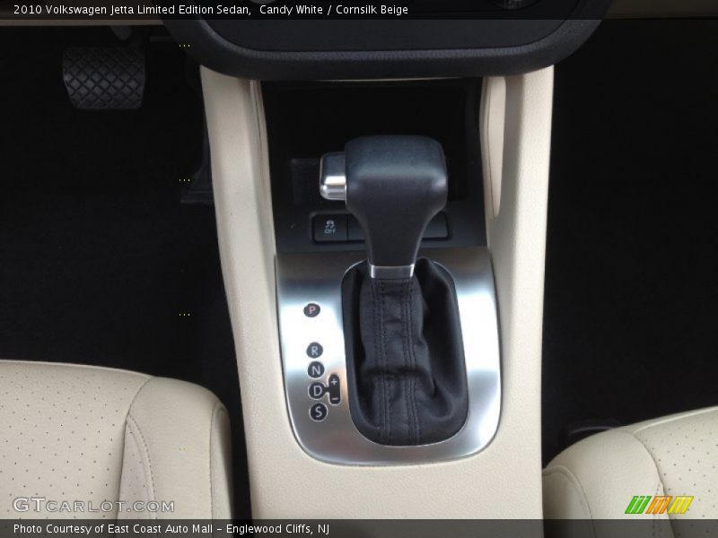 Candy White / Cornsilk Beige 2010 Volkswagen Jetta Limited Edition Sedan