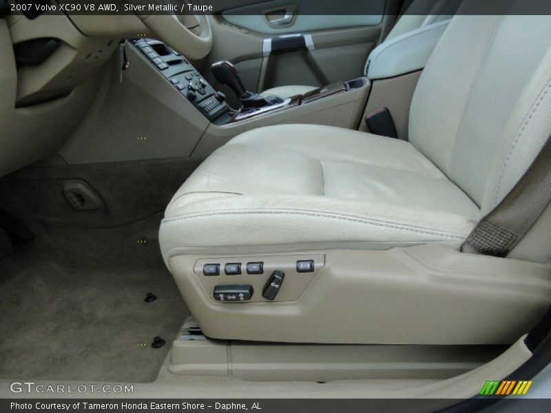 Front Seat of 2007 XC90 V8 AWD