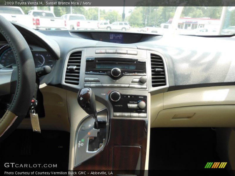 Sunset Bronze Mica / Ivory 2009 Toyota Venza I4