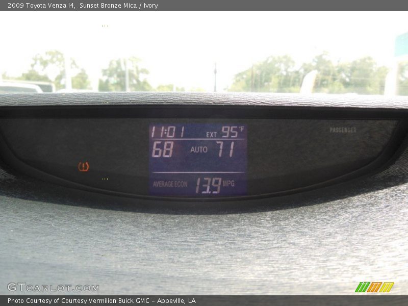 Sunset Bronze Mica / Ivory 2009 Toyota Venza I4