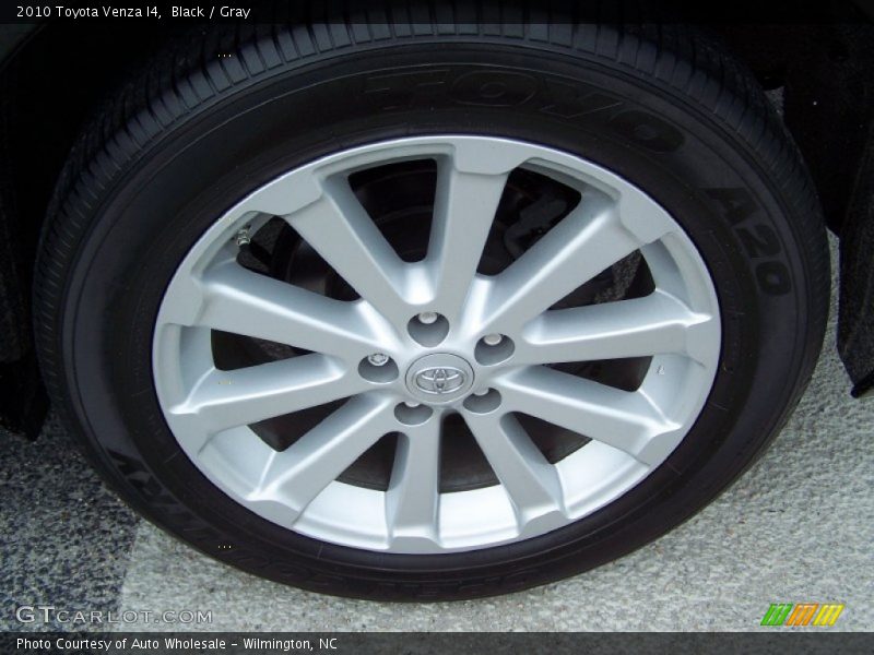 Black / Gray 2010 Toyota Venza I4